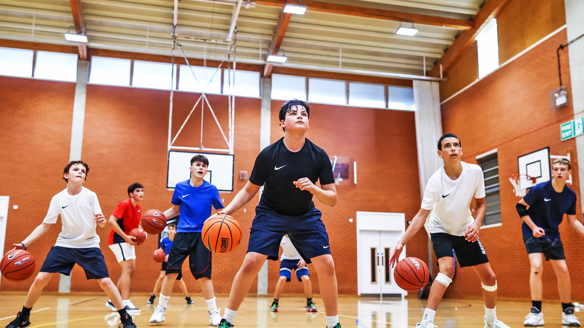 Inglés + Baloncesto NIKE en Inglaterra - Campamentos Top School